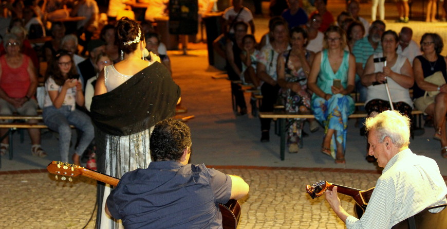 Vozes setubalenses cantam o fado no bairro Afonso Costa