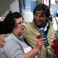 Autarcas de S. Sebastião distribuem flores e poesia