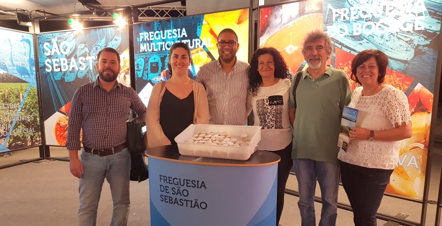 Junta de Freguesia oferece “Bocageano” na Feira de Santiago