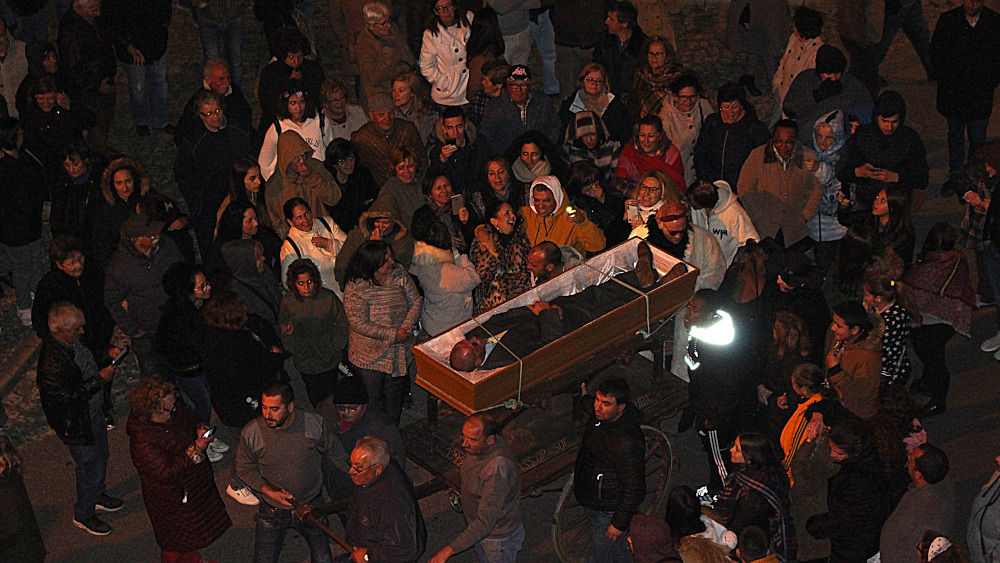 Enterro do Bacalhau encerra Carnaval descentralizado