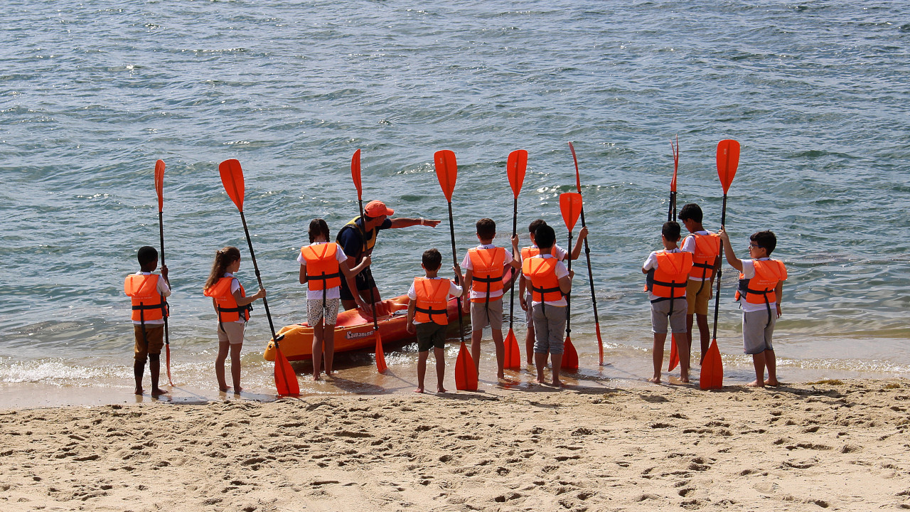 Crianças de São Sebastião participam na Semana do Mar
