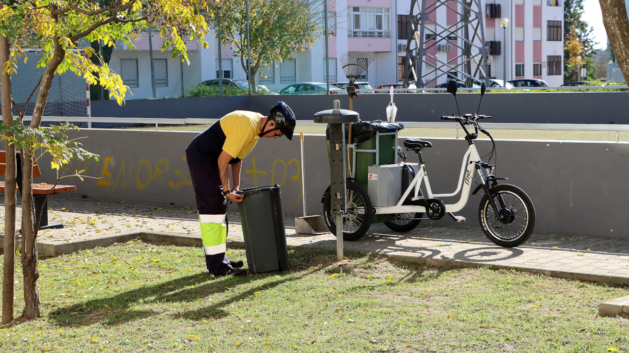 Limpeza urbana mais eficiente com triciclo elétrico